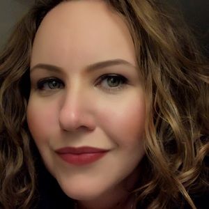 Meet Your Posher, Deanna!